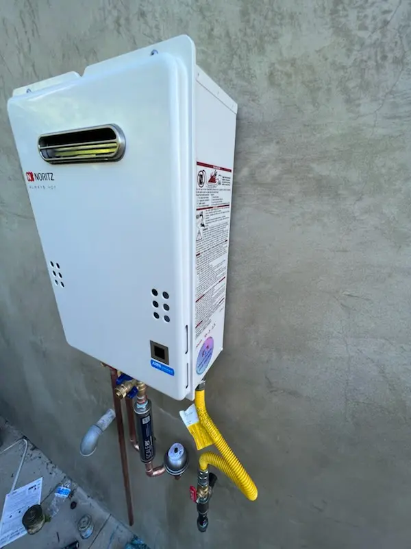 Tankless water heater installation for Engelwood Park homes